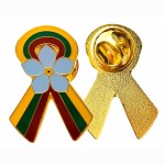 Metalinis ženkliukas neužmirštuolė su kaspinu 